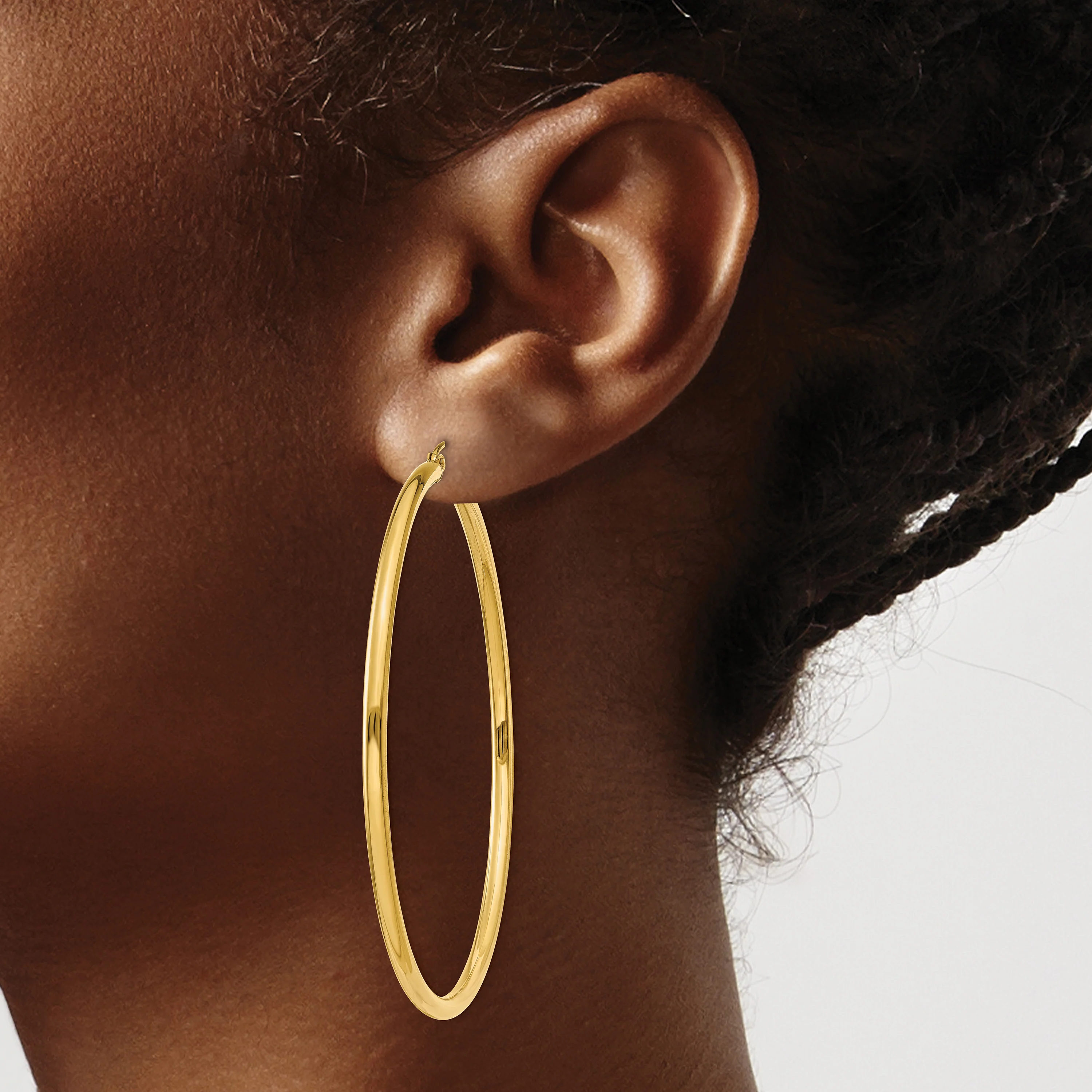 Aretes de Aro Tubulares Livianos de 2.5 mm en Oro Amarillo de 14K Pulidos - Image 4