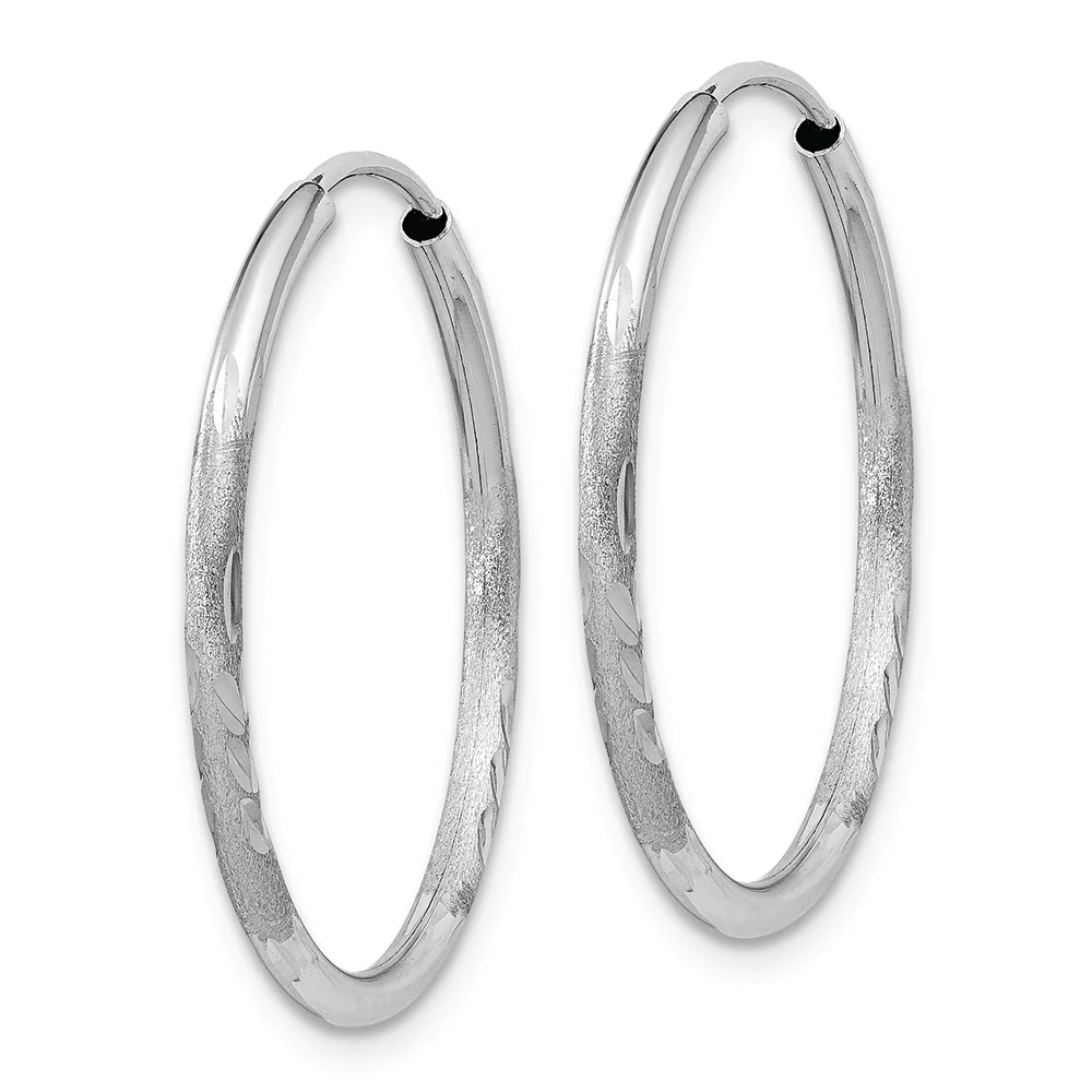 Aretes Tipo Argolla sin Fin de Talla Diamante de 1.5 mm en Oro Blanco de 14k - Image 2