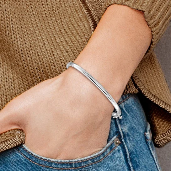 Pulsera Bangle de Oro Blanco de 14k, 3.6mm, Sólida, Pulida con Bisagra - Image 4