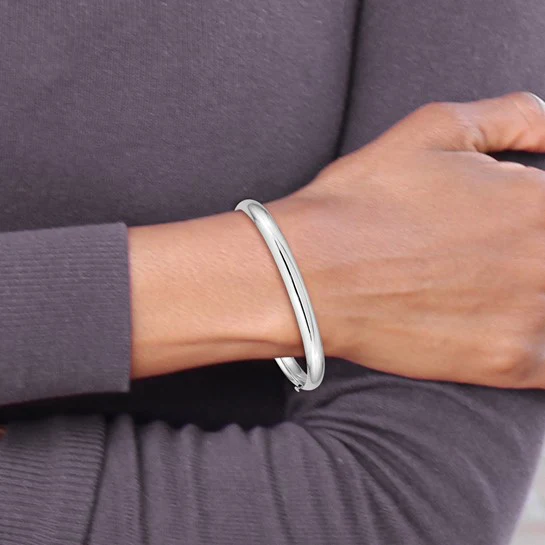 Brazalete Bangle 14K Oro Blanco Pulido de 6.00 mm con Bisagra - Image 4