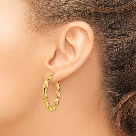 Pendientes de Aro Retorcidos Pulidos de 14K - Image 4