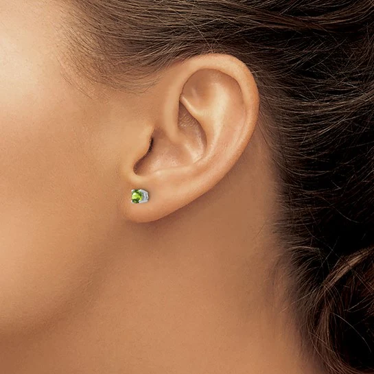 Aretes de Peridoto de 4 mm en Oro Blanco de 14k - Image 4