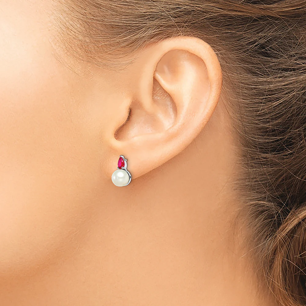 Pendientes de Oro Blanco de 14k con Perlas FWC y Rubíes - Image 4