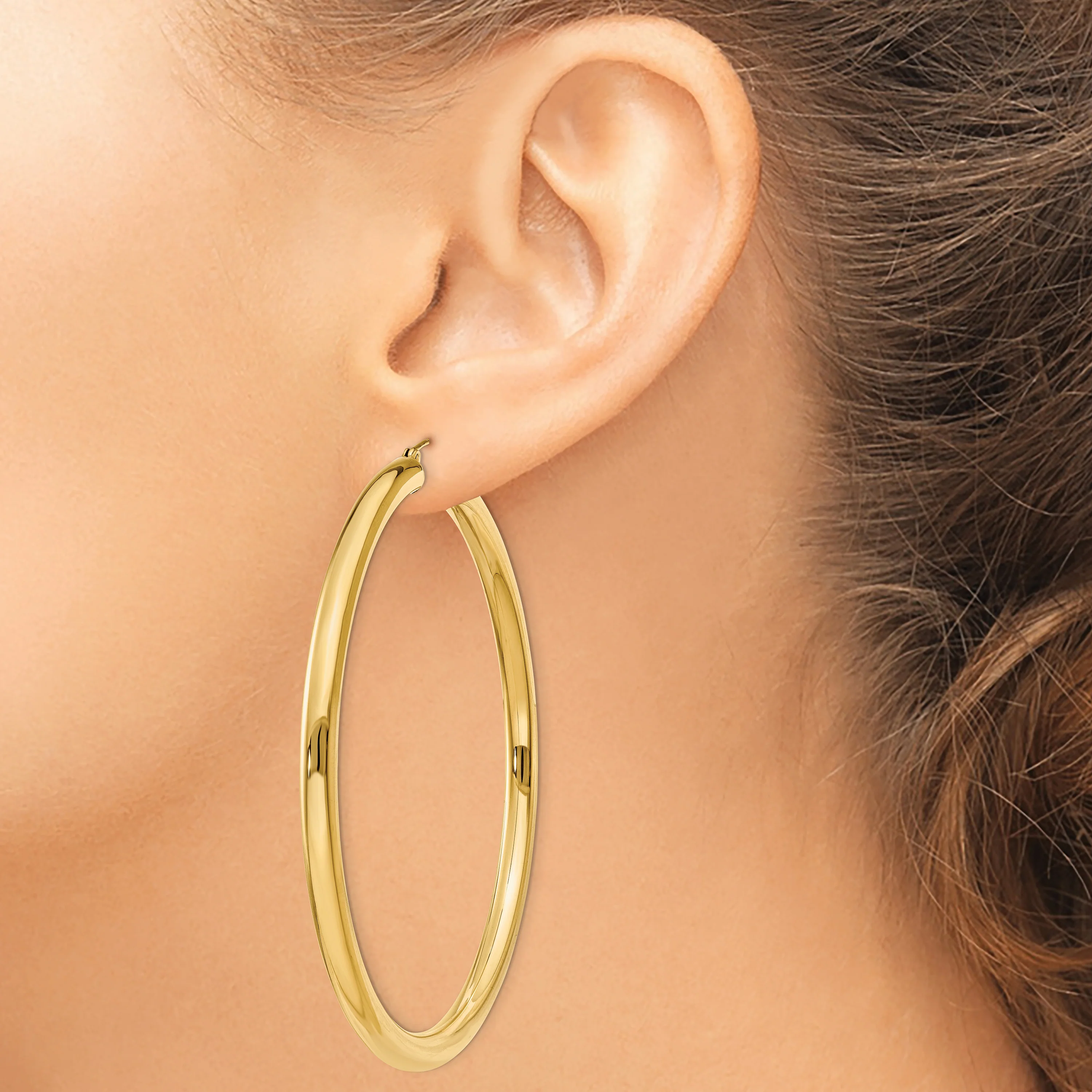Aretes de Aro Tubulares Livianos en Oro Amarillo de 14K Pulidos de 4 mm - Image 4