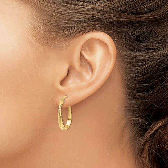 Pendientes de Aro Ovalado Retorcido Pulido en Oro de 14K - Image 4