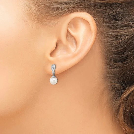 Pendientes Colgantes de Perla Akoya Salada Cultivada y Diamante en Oro Blanco de 14k - Image 4
