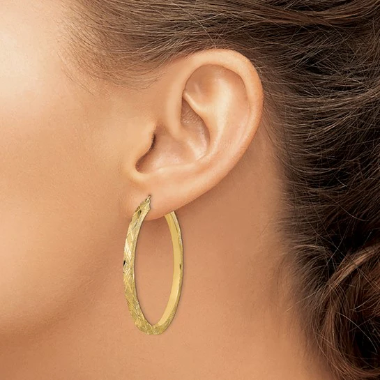 Pendientes de Aro Texturizados y Pulidos en Oro Amarillo de 14K - Image 4
