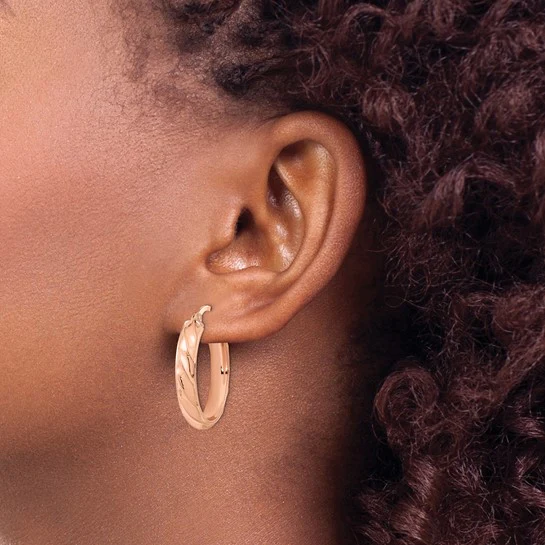 Pendientes de Aro Ovalado Pulido y Torcido en Oro Rosa de 14k - Image 4