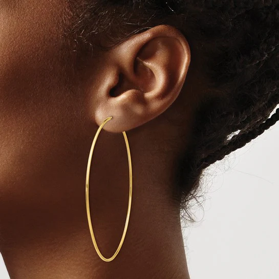 Pendientes de Aro Tubo Infinito Pulido en Oro Amarillo de 14k - Image 4