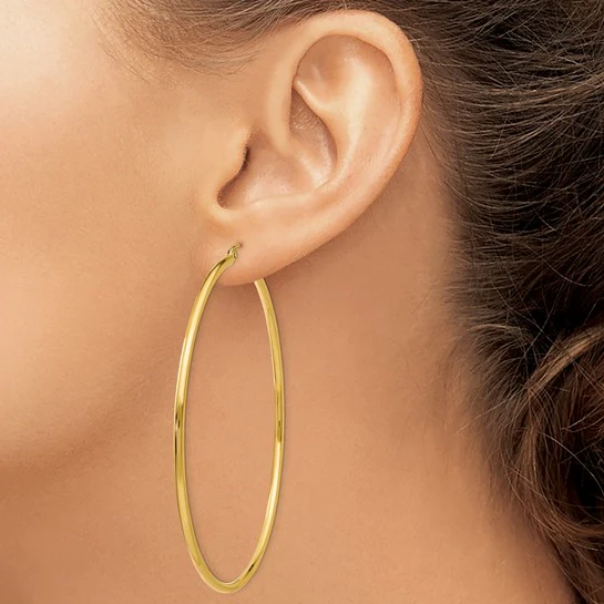 Pendientes de Aro Tubo Livianos Pulidos de Oro Amarillo de 14K de 2x65 mm - Image 4