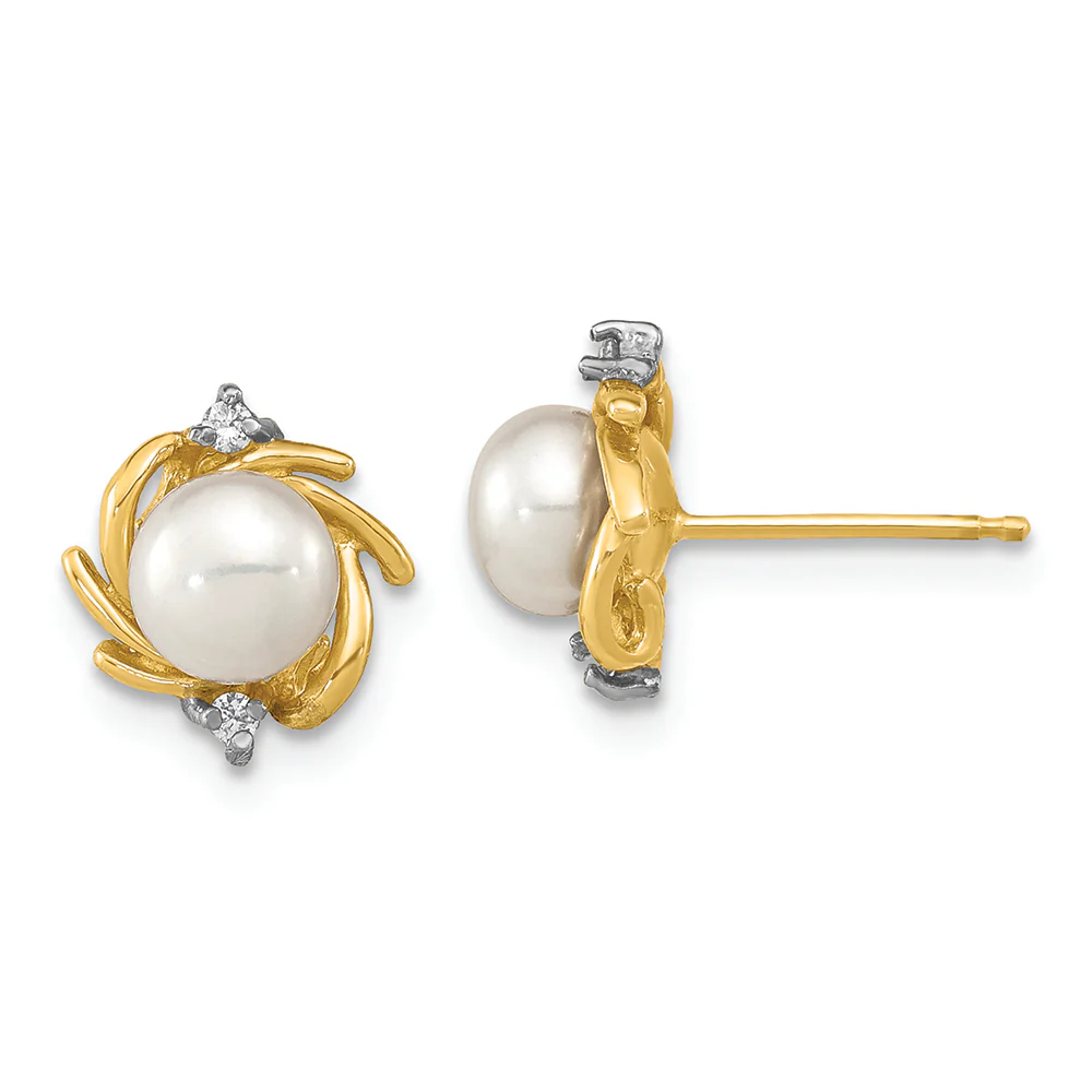 Aretes de Perla Blanca Cultivada de Agua Dulce Madi K de 14k con Diamantes (5-6 mm) - Image 2