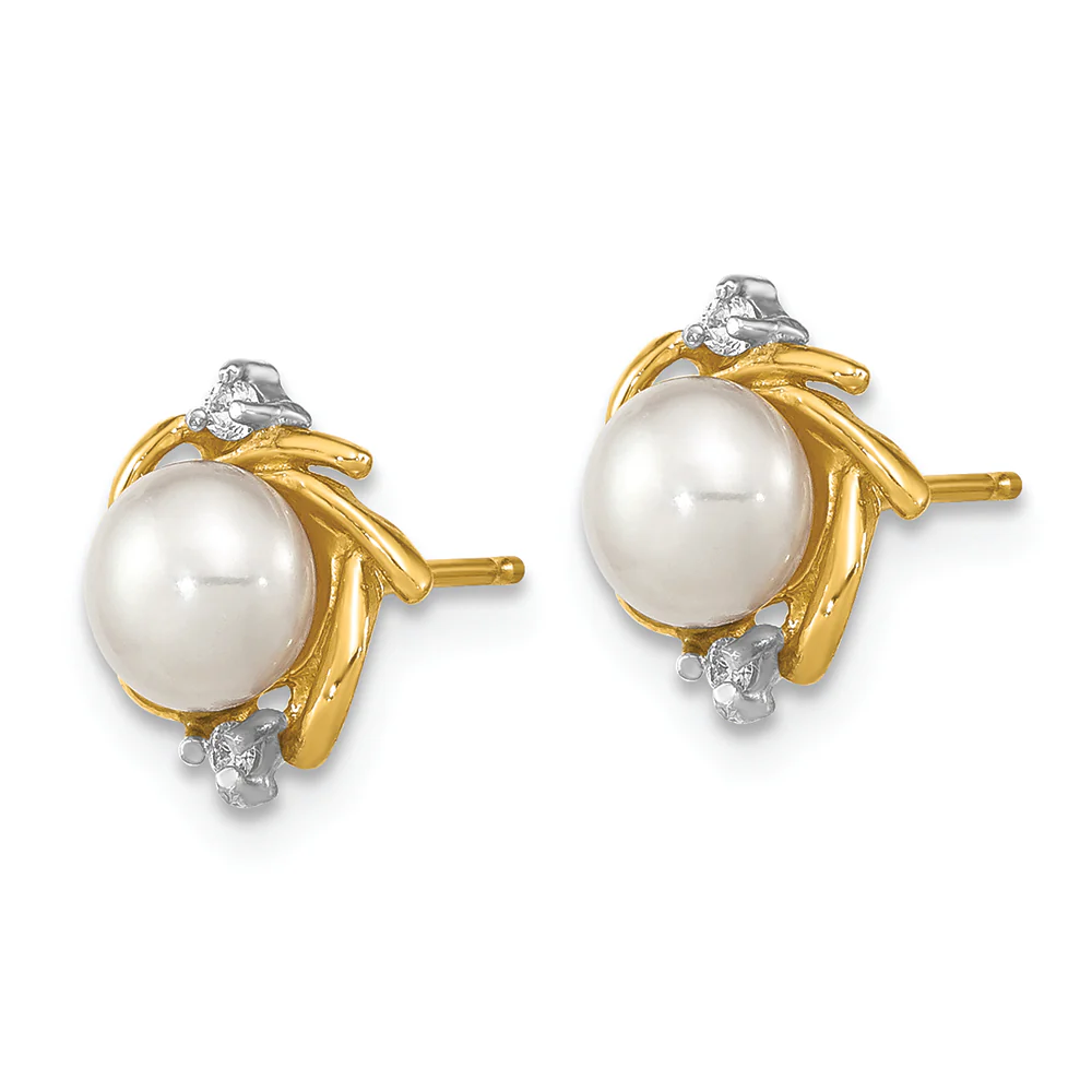 Aretes de Perla Blanca Cultivada de Agua Dulce Madi K de 14k con Diamantes (5-6 mm) - Image 3