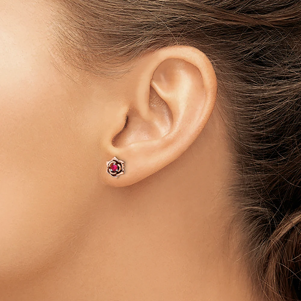 Pendientes de Botón en Oro Bicolor Blanco y Rosa con Rubí en Forma de Flor de 14k - Image 4