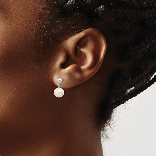 Pendientes Colgantes con Perlas Cultivadas de Agua Dulce Redondas Blancas de 8-8.5 mm en Oro Blanco de 14k con Cierre de Poste y Presión - Image 4