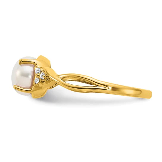 Anillo de Perla Cultivada de Agua Dulce y Diamante de Oro Amarillo de 14k - Image 4