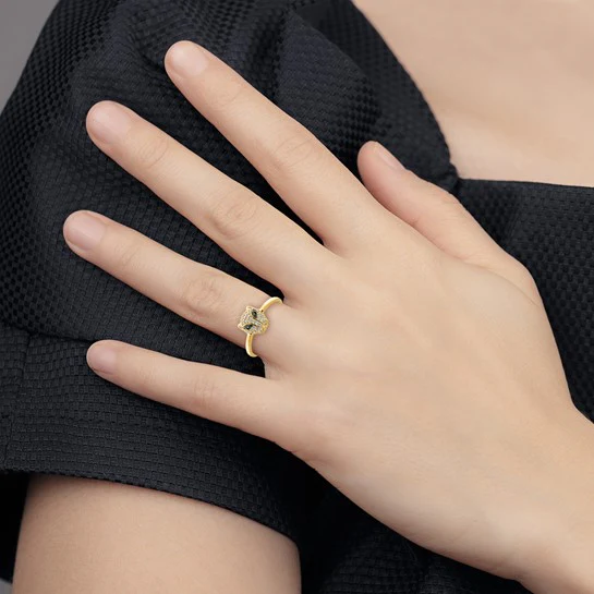 Anillo Cabeza de Leona con CZ Verde y Blanco Pulido en Oro Amarillo de 14k - Image 8